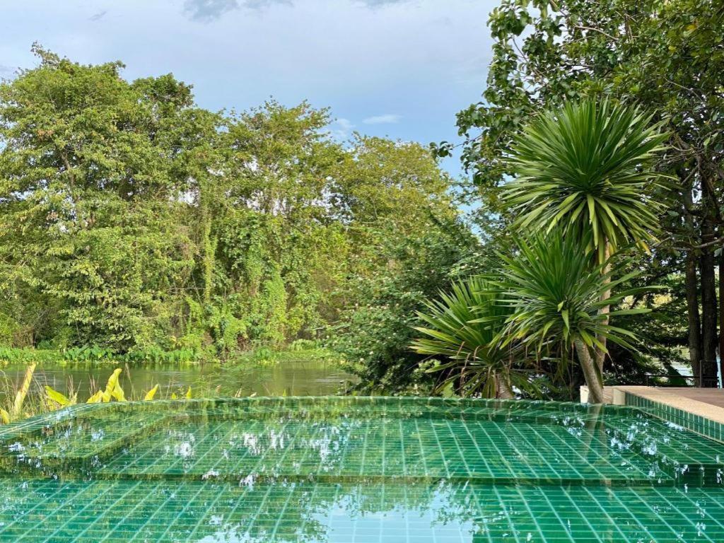 Ruen Maihom Riverside Cottage Канчанабури Экстерьер фото