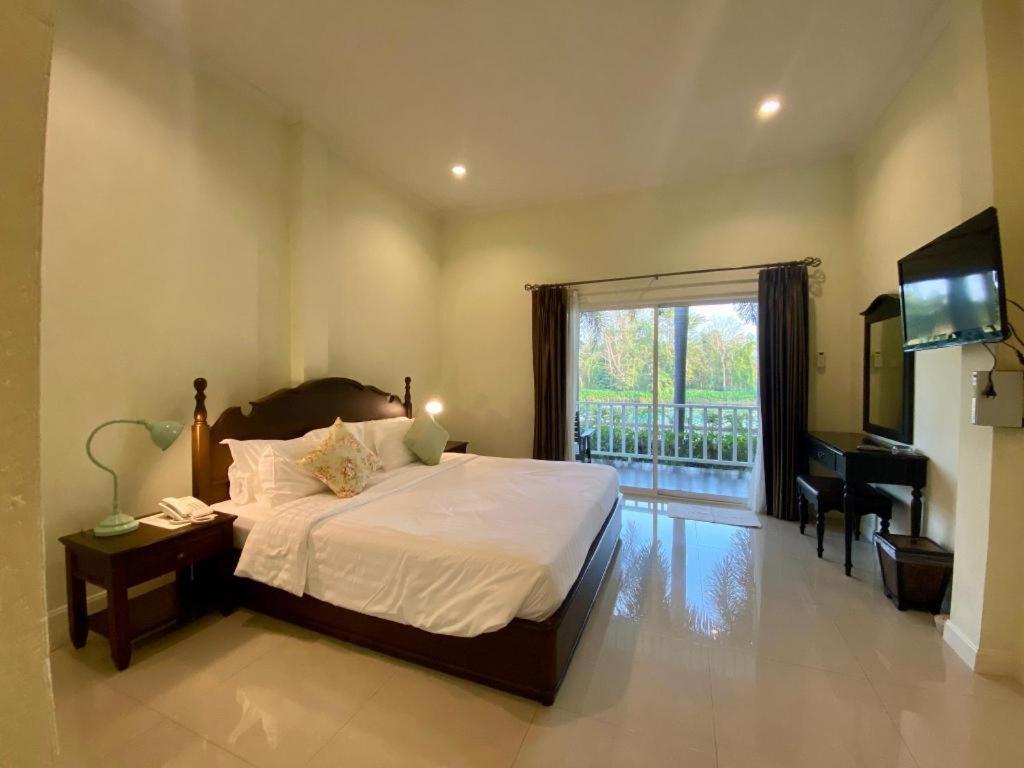 Ruen Maihom Riverside Cottage Канчанабури Экстерьер фото