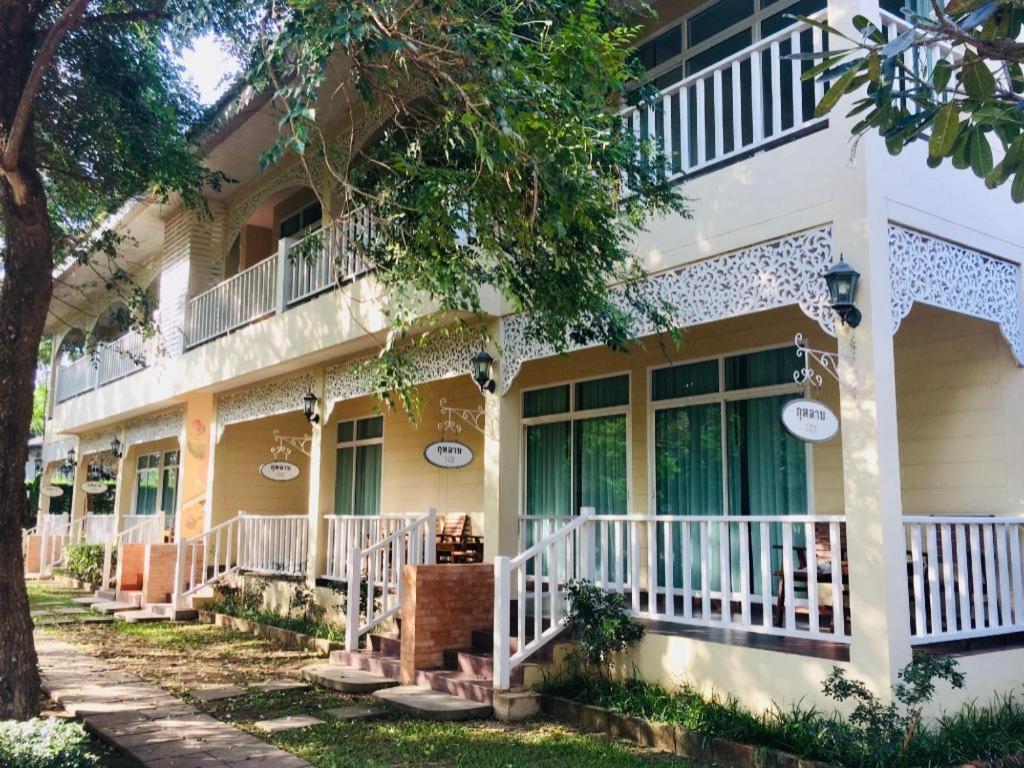 Ruen Maihom Riverside Cottage Канчанабури Экстерьер фото