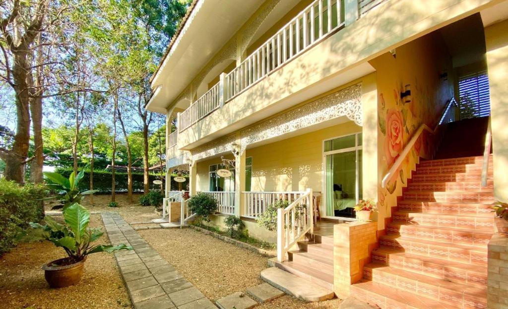 Ruen Maihom Riverside Cottage Канчанабури Экстерьер фото