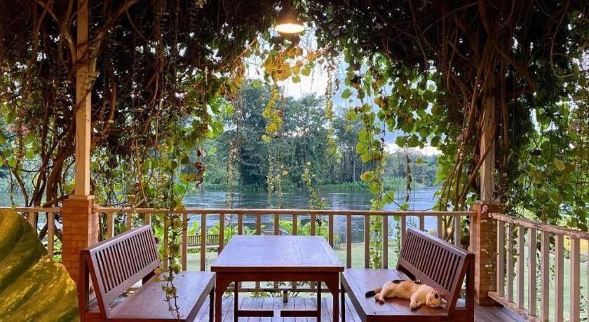 Ruen Maihom Riverside Cottage Канчанабури Экстерьер фото